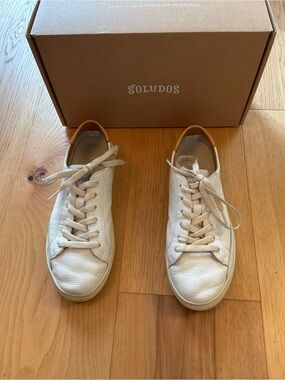 Soludos Women’s White Leather Low-Top Sneakers with Tan Heel, Size 8.5